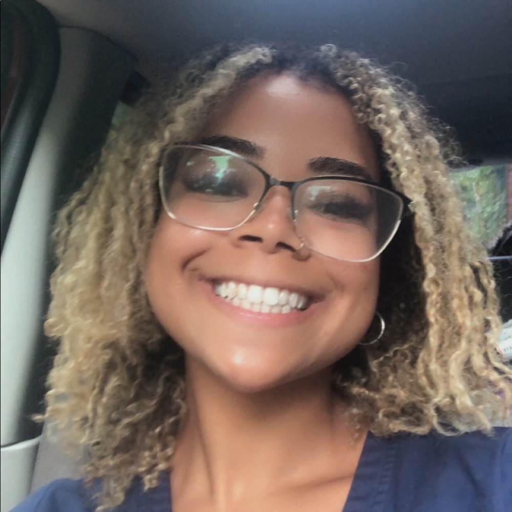 Meet your Posher, Alicia